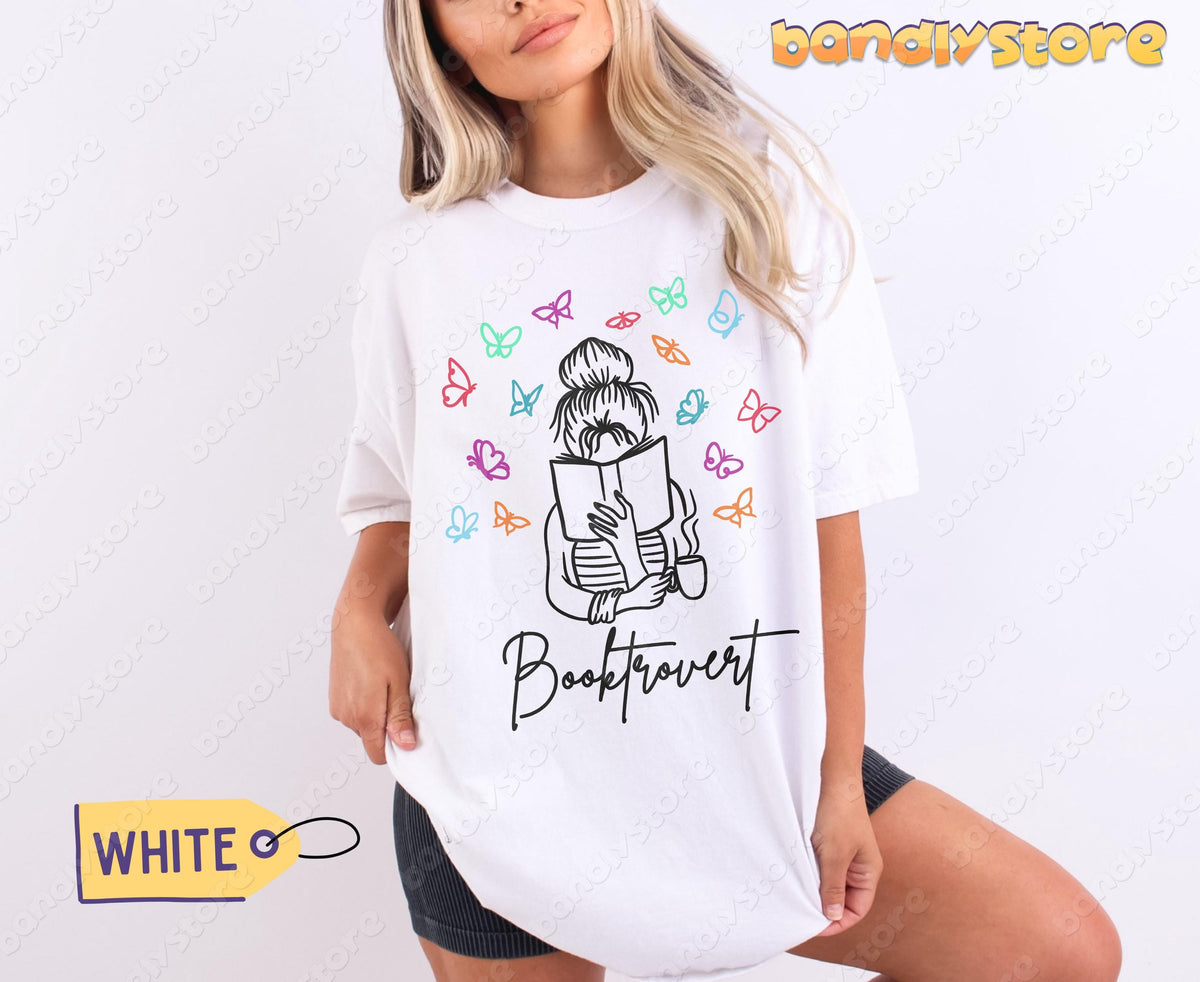 Booktrovert T-Shirt in white on a blonde model in front view against plain backdrop.